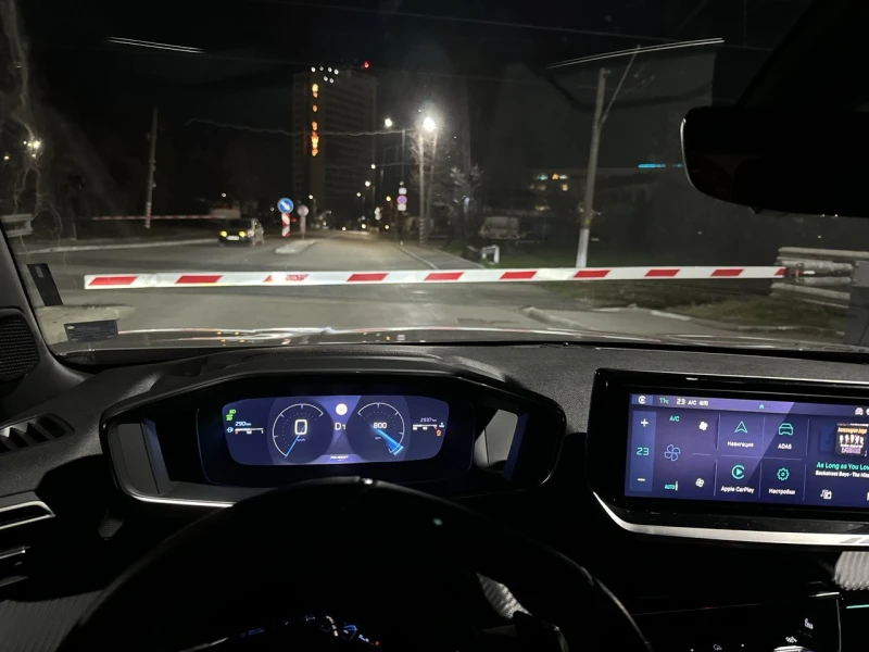 Peugeot 2008 GT, снимка 12 - Автомобили и джипове - 52990700