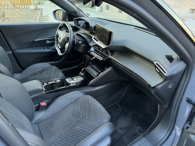 Peugeot 2008 GT, снимка 8 - Автомобили и джипове - 52990700