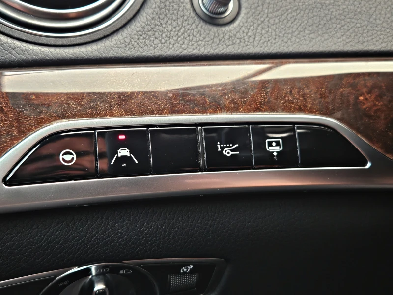Mercedes-Benz S 350 L/AMG/4M/TVx3/DISTR/PANO/ВАКУУМ/ОБДУХ/AMBI/HUD/LIZ, снимка 13 - Автомобили и джипове - 52237973