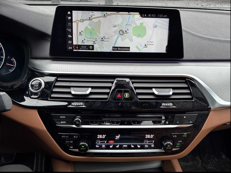 BMW 550 M550* XDRIVE* ДИСТРОНИК* HARMON* KARDON* 360КАМЕРА, снимка 7 - Автомобили и джипове - 53054833