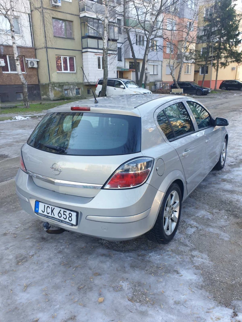 Opel Astra 1.7 CDTI - EcoFlex, снимка 8 - Автомобили и джипове - 53418709