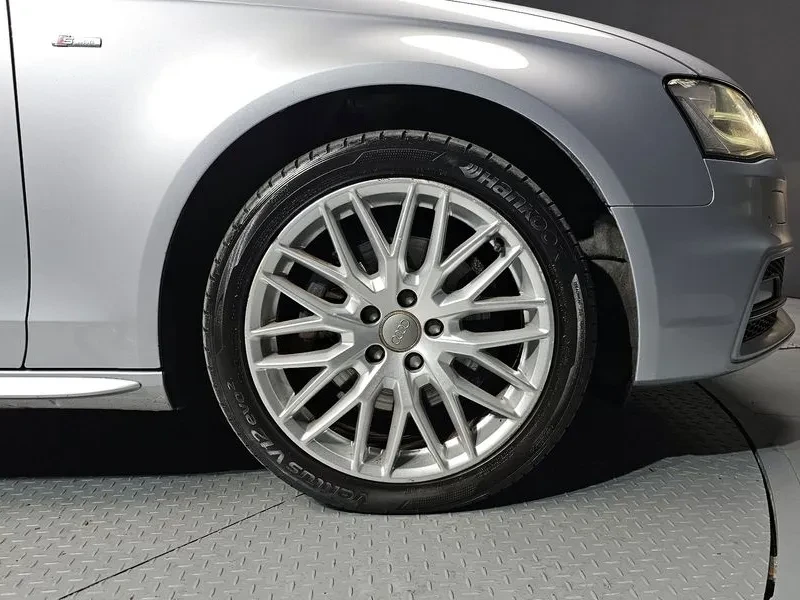 Audi A4 2.0 TDI Quattro, снимка 10 - Автомобили и джипове - 55009829