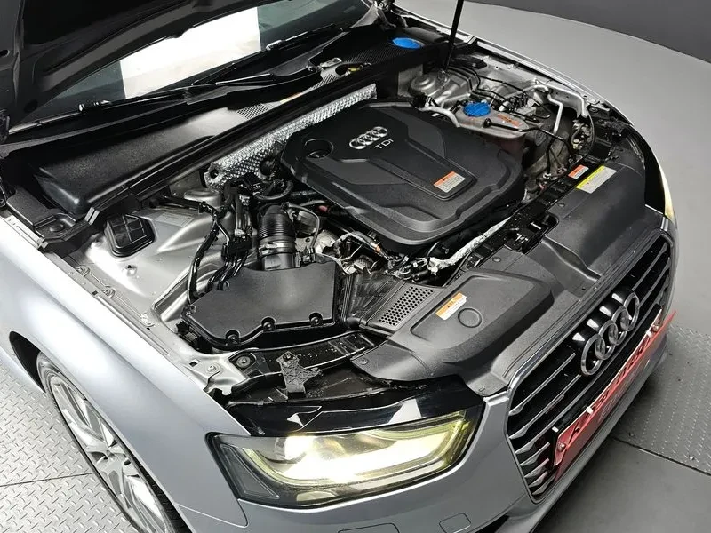 Audi A4 2.0 TDI Quattro, снимка 12 - Автомобили и джипове - 55009829