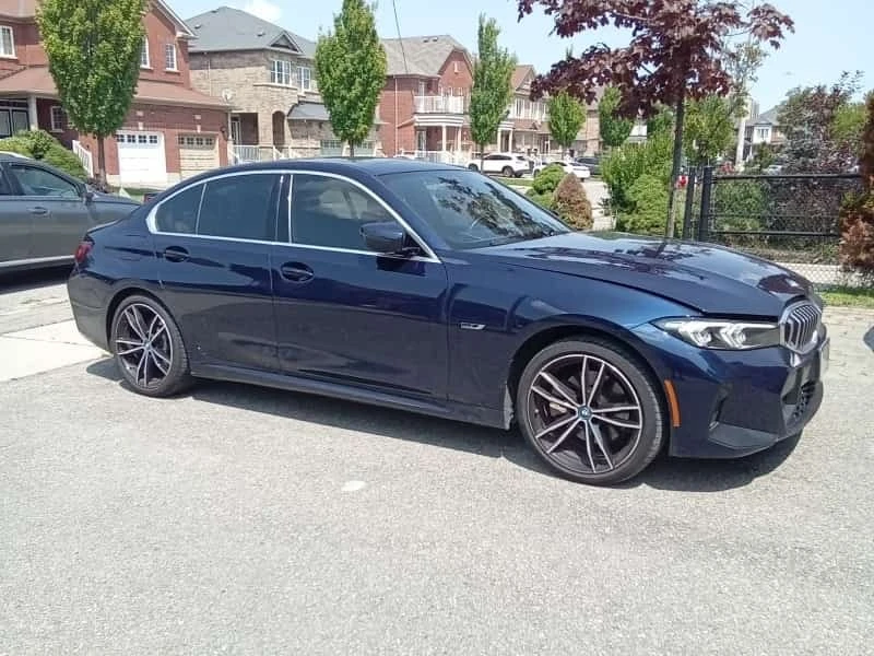 BMW 330 e  PLUG-IN HYBRID * 2023 * HUD * CARFAX