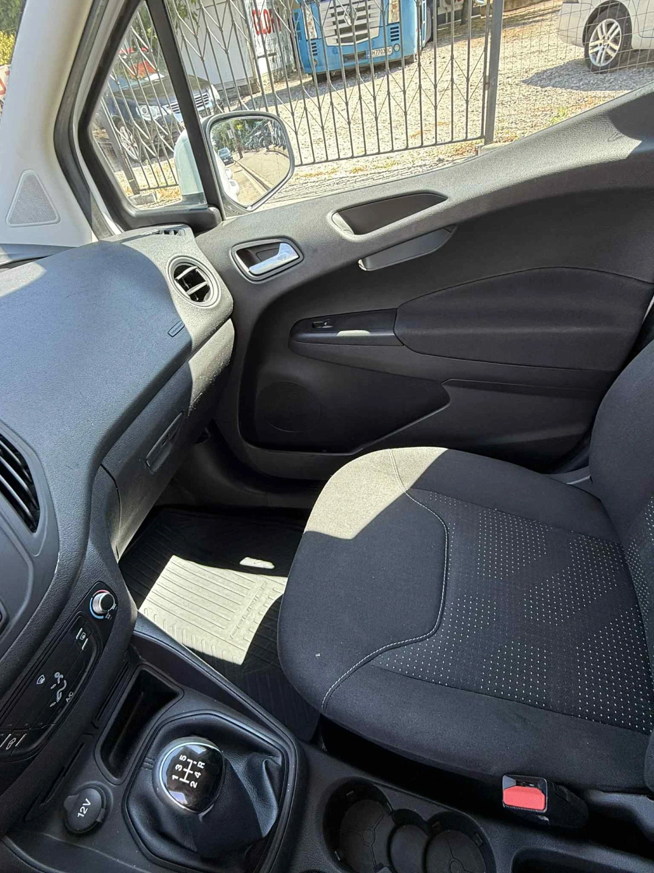 Ford Courier 1.5tdci /сваляем теглич / климатик /КРАЙНА ЦЕНА - изображение 9