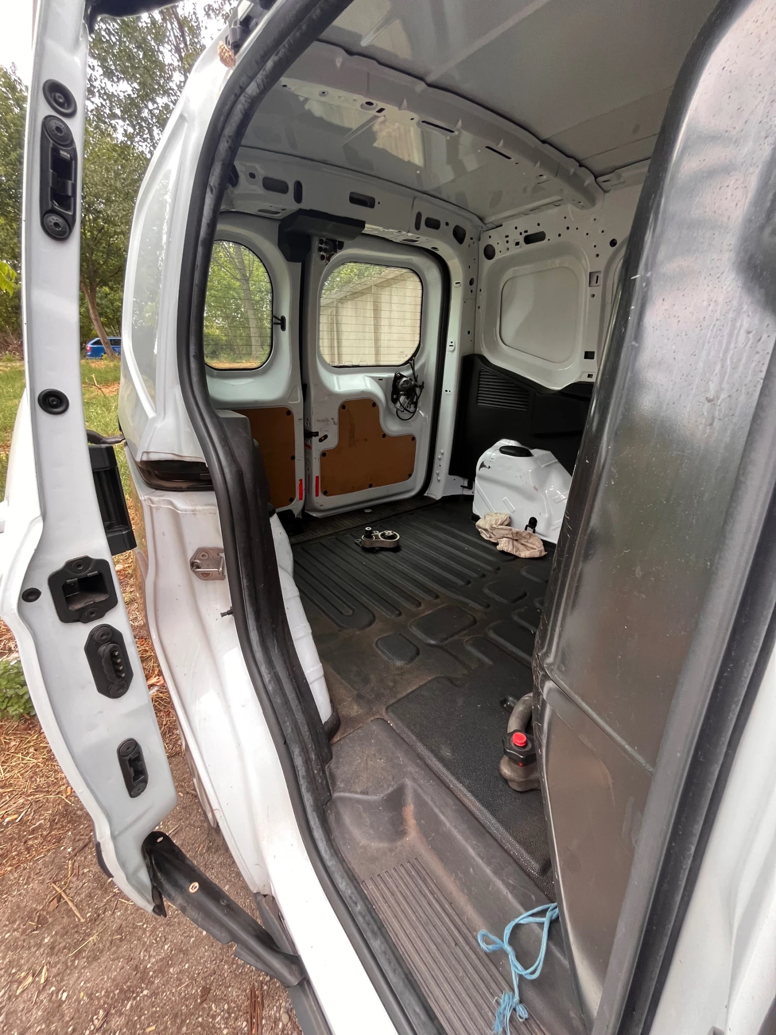 Ford Courier 1.5tdci 75кс  /сваляем теглич / климатик  | Mobile.bg — изображение 12