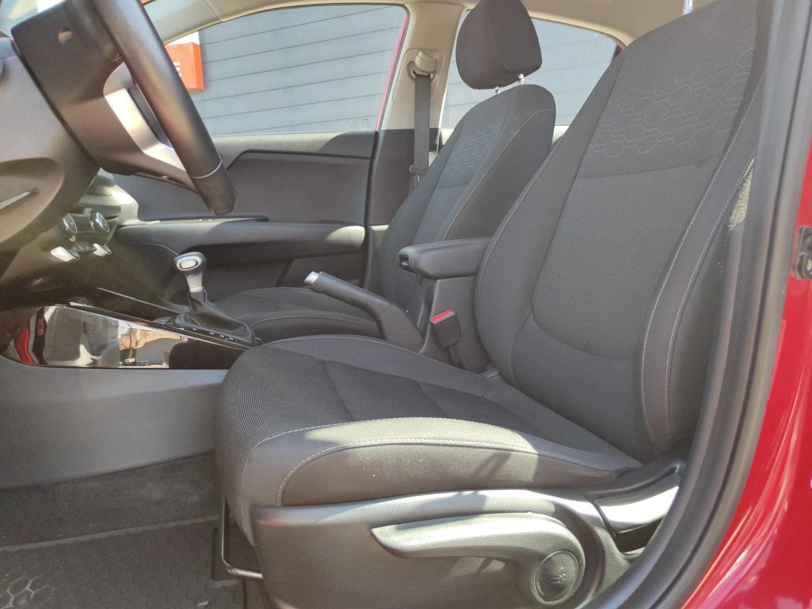 Kia Rio LX - изображение 9