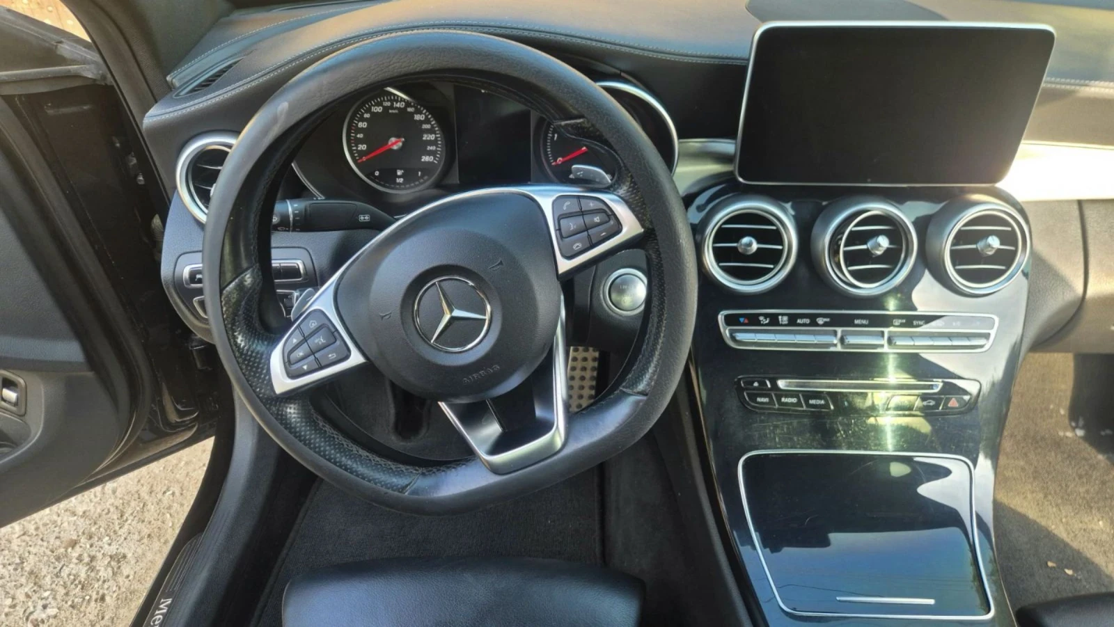 Mercedes-Benz C 220 2.2d AMG FULL EXTRA - изображение 8
