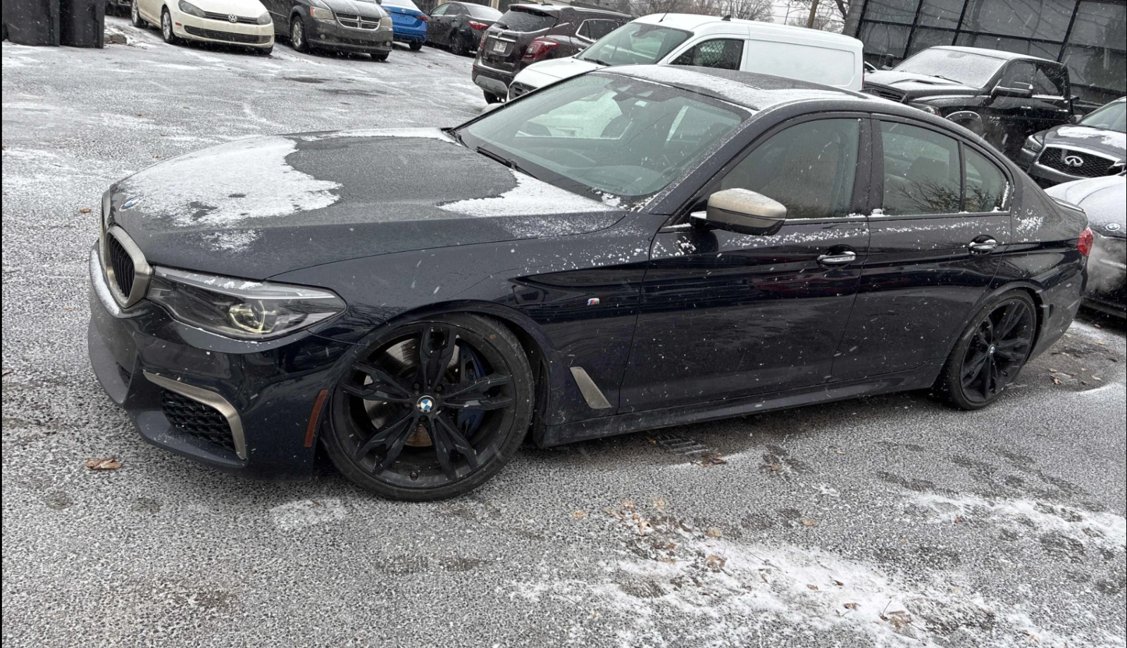 BMW 550 M550* XDRIVE* ДИСТРОНИК* HARMON* KARDON* 360КАМЕРА - изображение 3