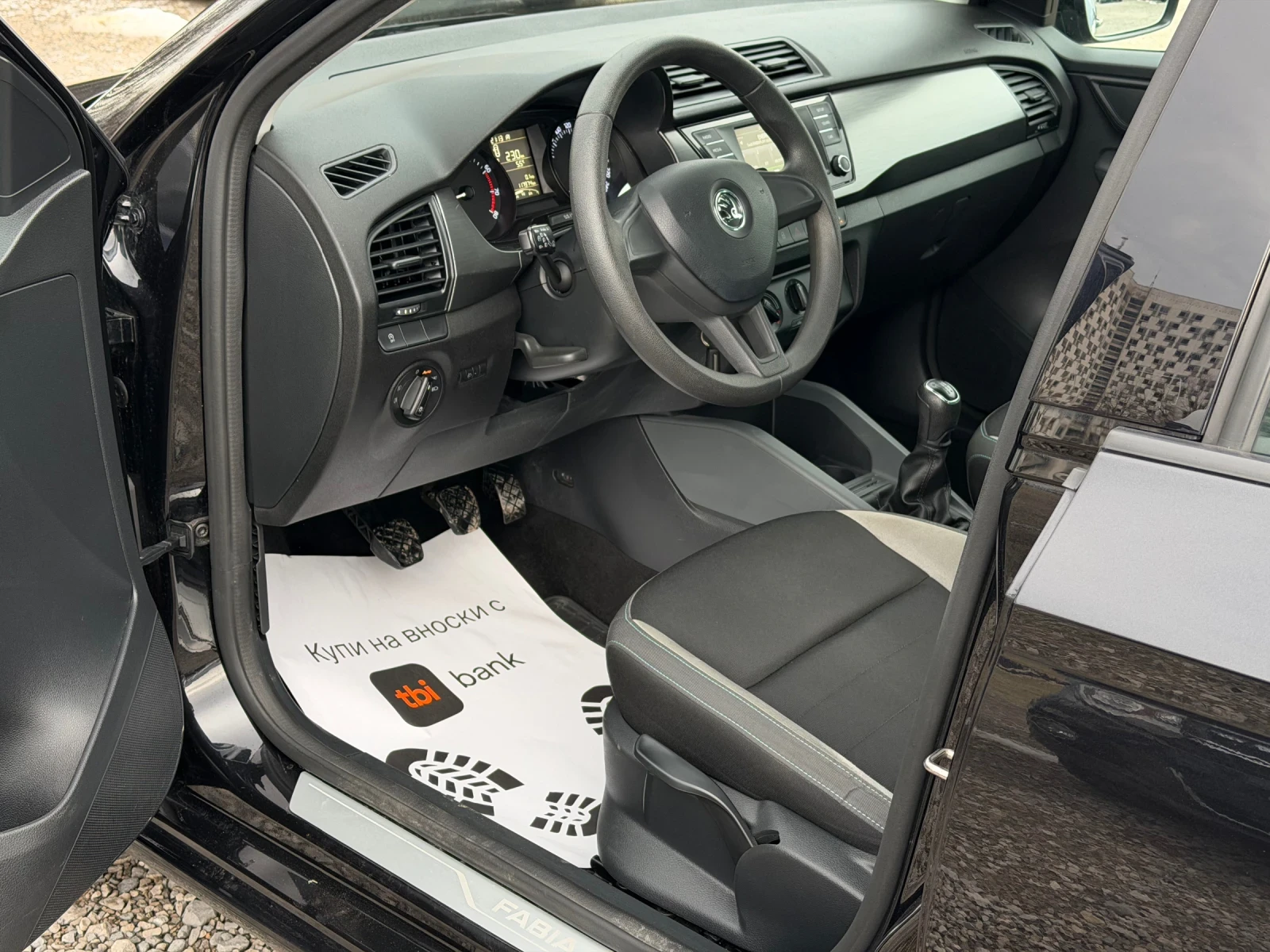 Skoda Fabia 1.2i 90к.с * Климатик* * Euro-6*  - изображение 9