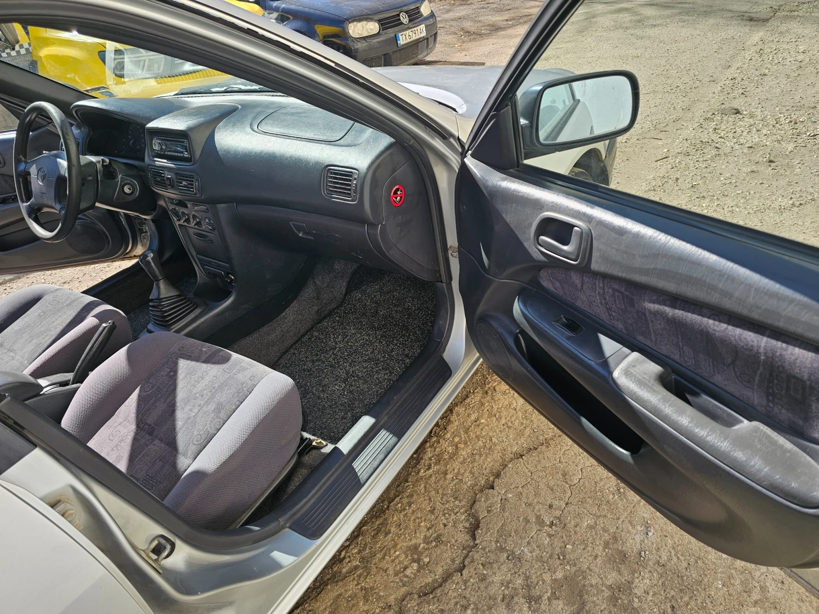 Toyota Corolla 1.3 16v (E110), снимка 12 - Автомобили и джипове - 53618586