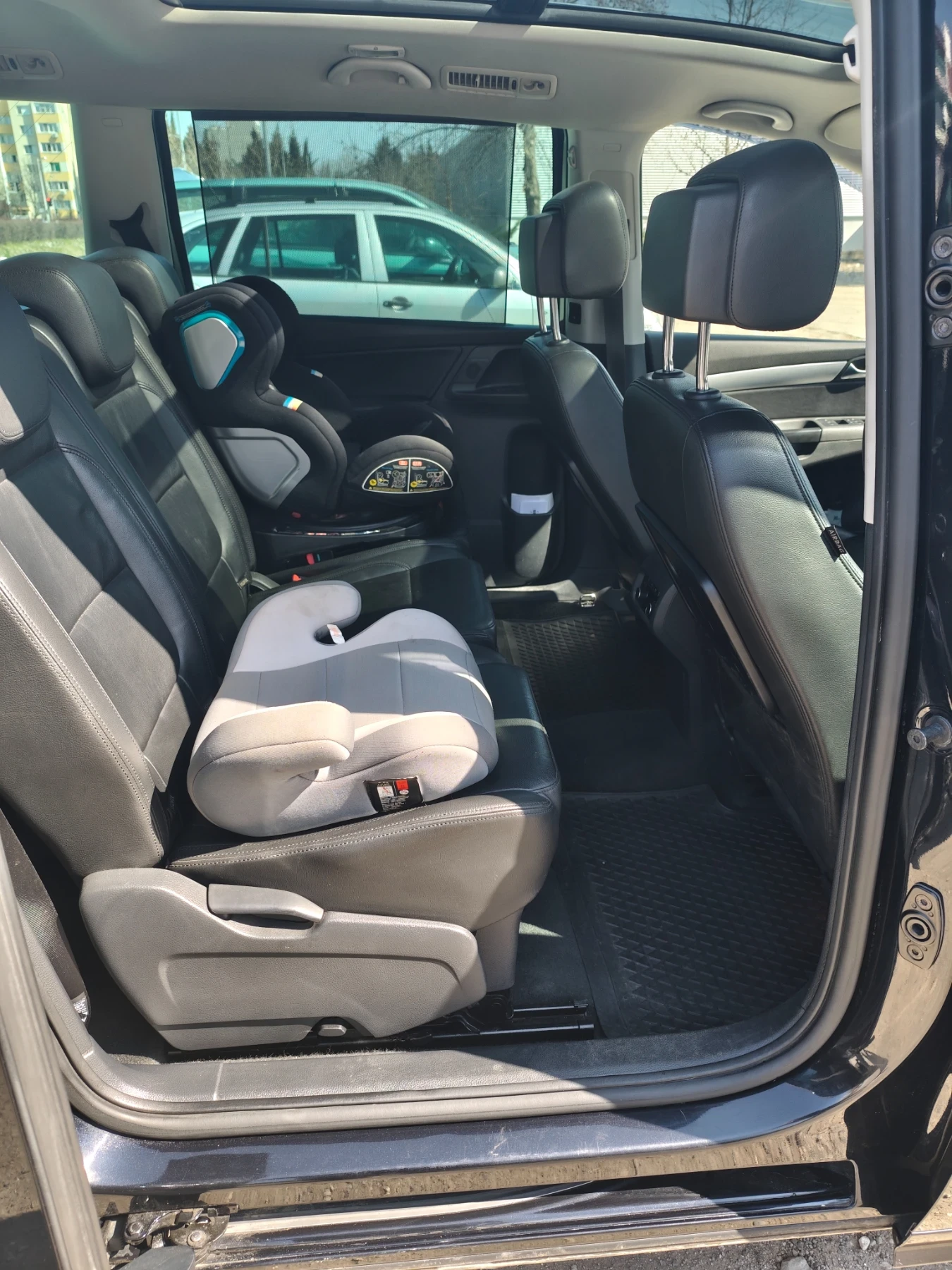 VW Sharan, снимка 8 - Автомобили и джипове - 53879334