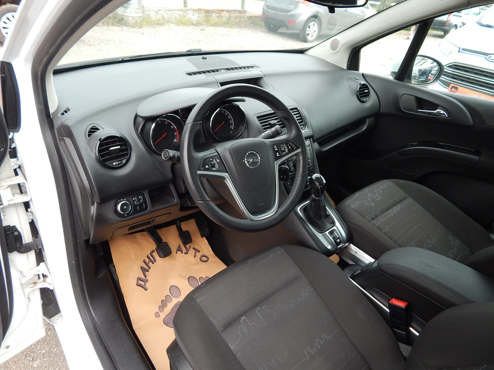 Opel Meriva 1.4i* 115000km.* КАТО НОВА* , снимка 9 - Автомобили и джипове - 54191967