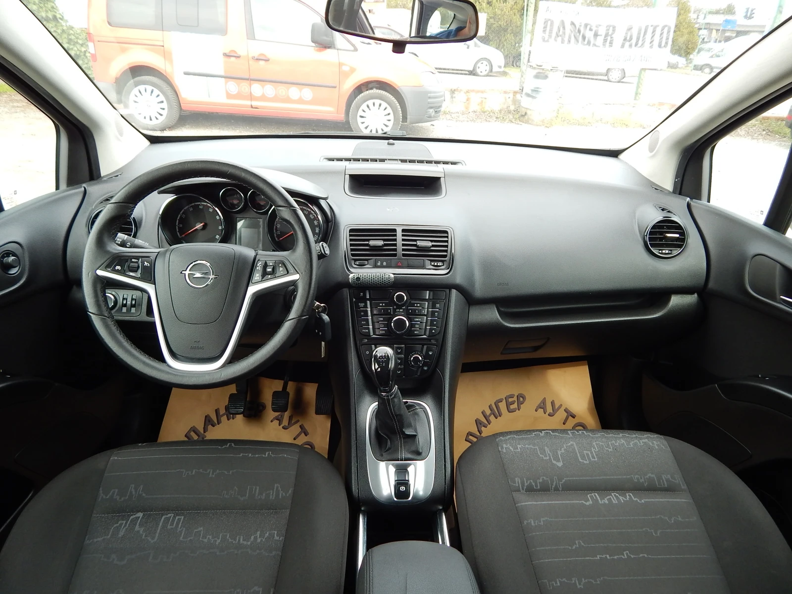 Opel Meriva 1.4i* 115000km.* КАТО НОВА* , снимка 13 - Автомобили и джипове - 54191967