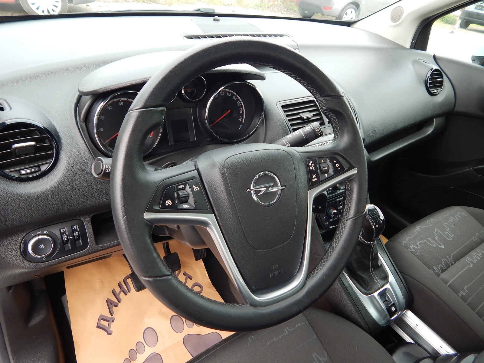 Opel Meriva 1.4i* 115000km.* КАТО НОВА* , снимка 12 - Автомобили и джипове - 54191967