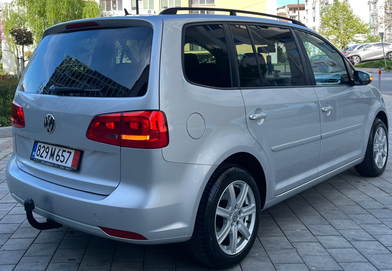 VW Touran 2.0TDI/140КС, снимка 7 - Автомобили и джипове - 54391526