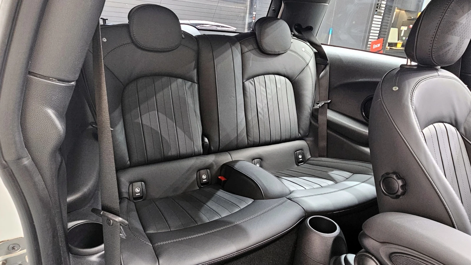 Mini Cooper s Mayfield* Edition* Navi* Camera* Keyless, снимка 13 - Автомобили и джипове - 54586572