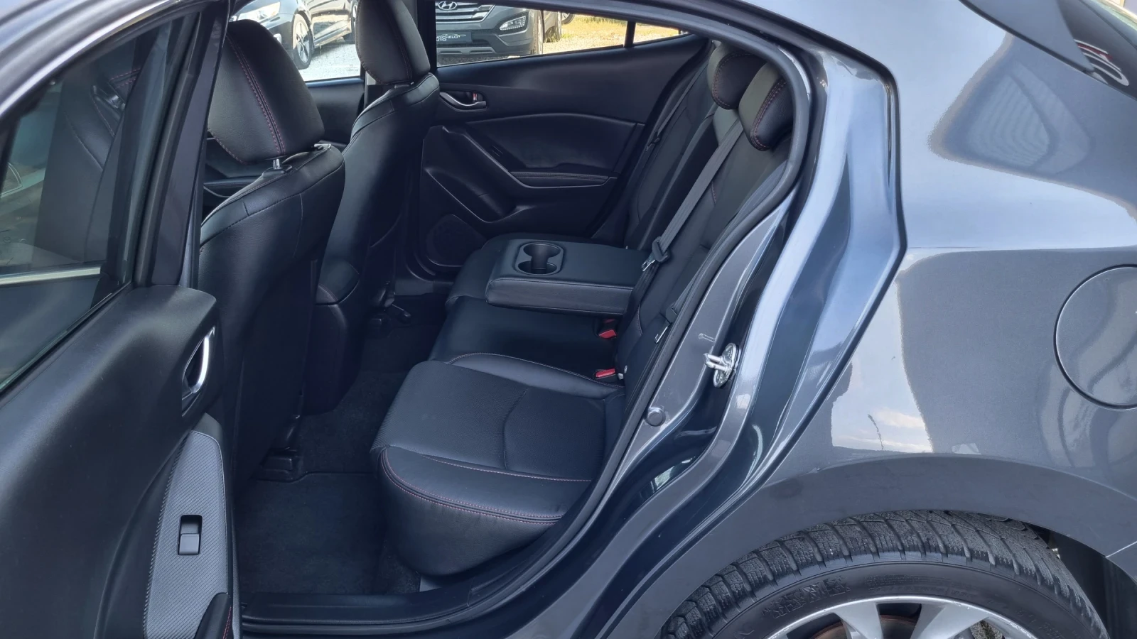 Mazda 3 1.5 d | Mobile.bg � ����������� 12