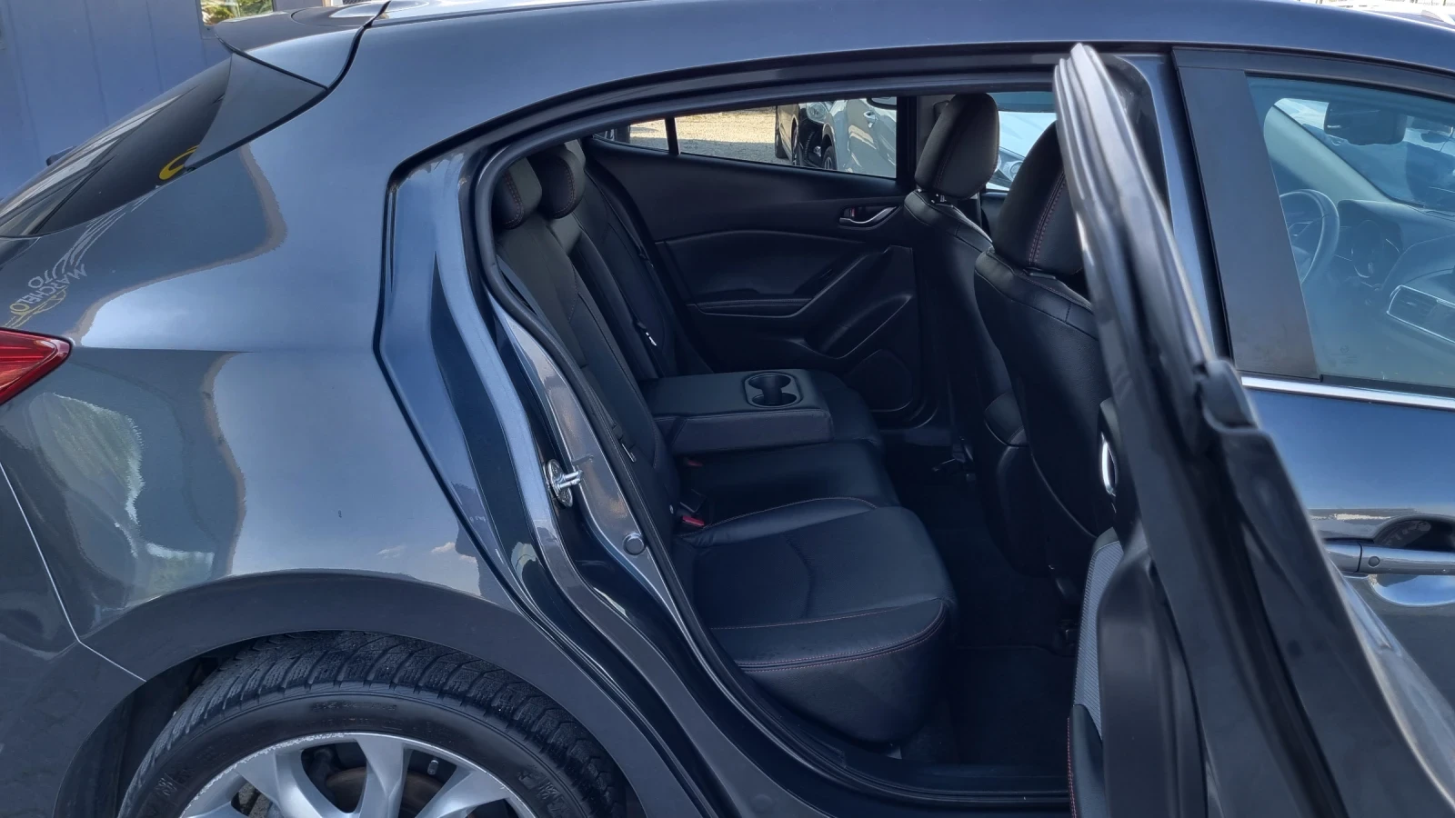 Mazda 3 1.5 d | Mobile.bg � ����������� 11