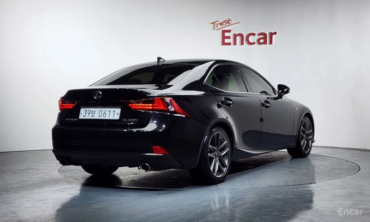 Lexus IS 200 t* F SPORT* ПОДГРЕВ* ОБДУХВАНЕ* НАВИГАЦИЯ, снимка 2 - Автомобили и джипове - 54760762