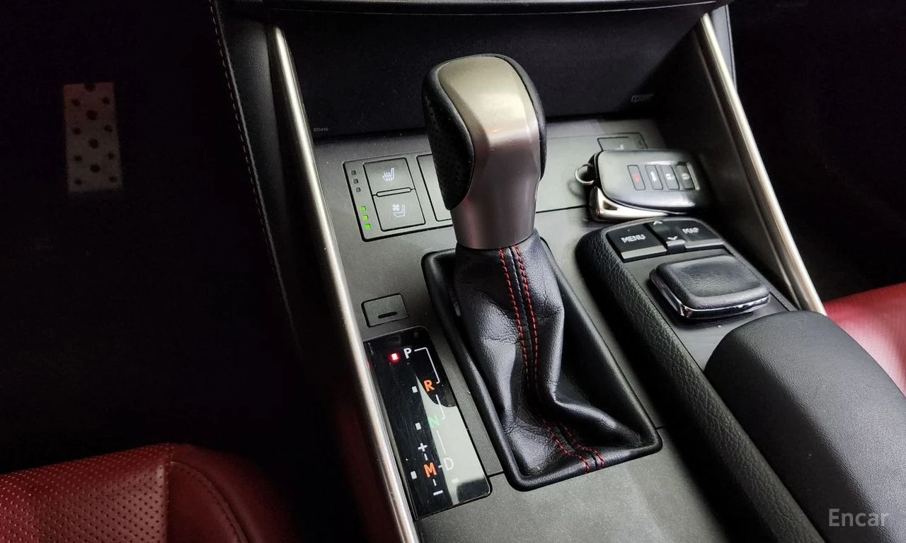 Lexus IS 200 t* F SPORT* ПОДГРЕВ* ОБДУХВАНЕ* НАВИГАЦИЯ, снимка 9 - Автомобили и джипове - 54760762