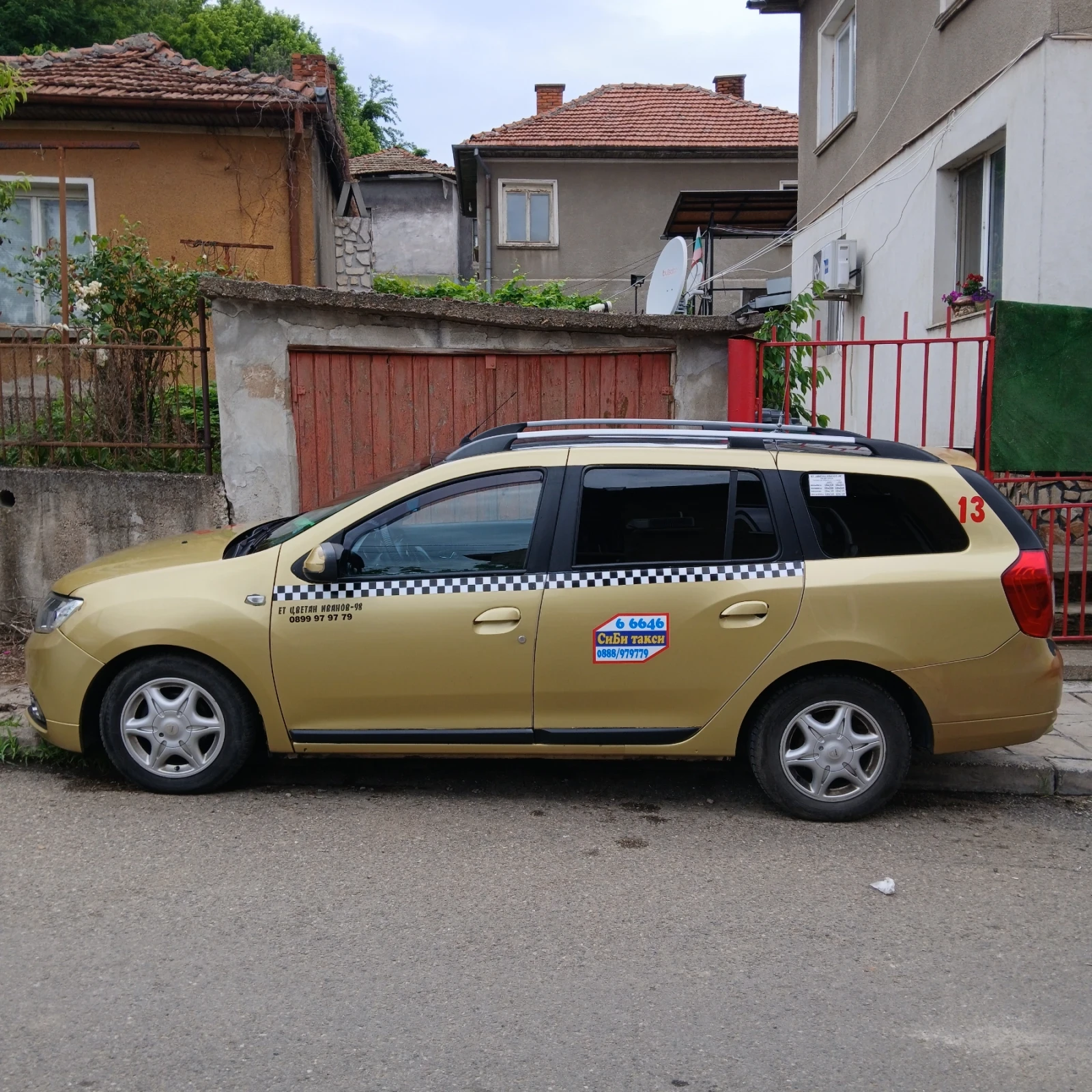 Dacia Logan, снимка 5 - Автомобили и джипове - 54787171