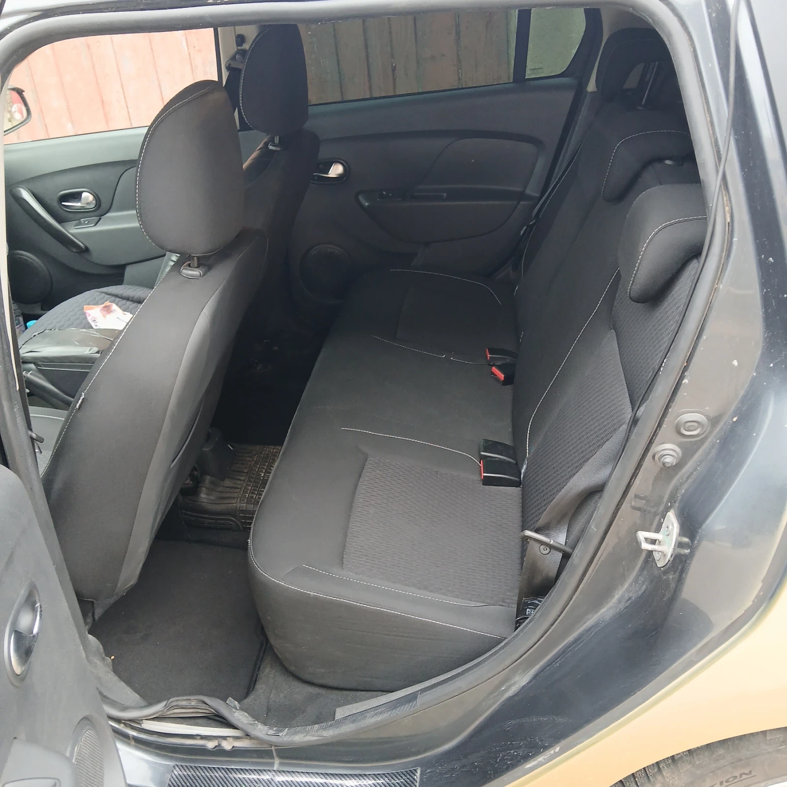 Dacia Logan, снимка 8 - Автомобили и джипове - 54787171