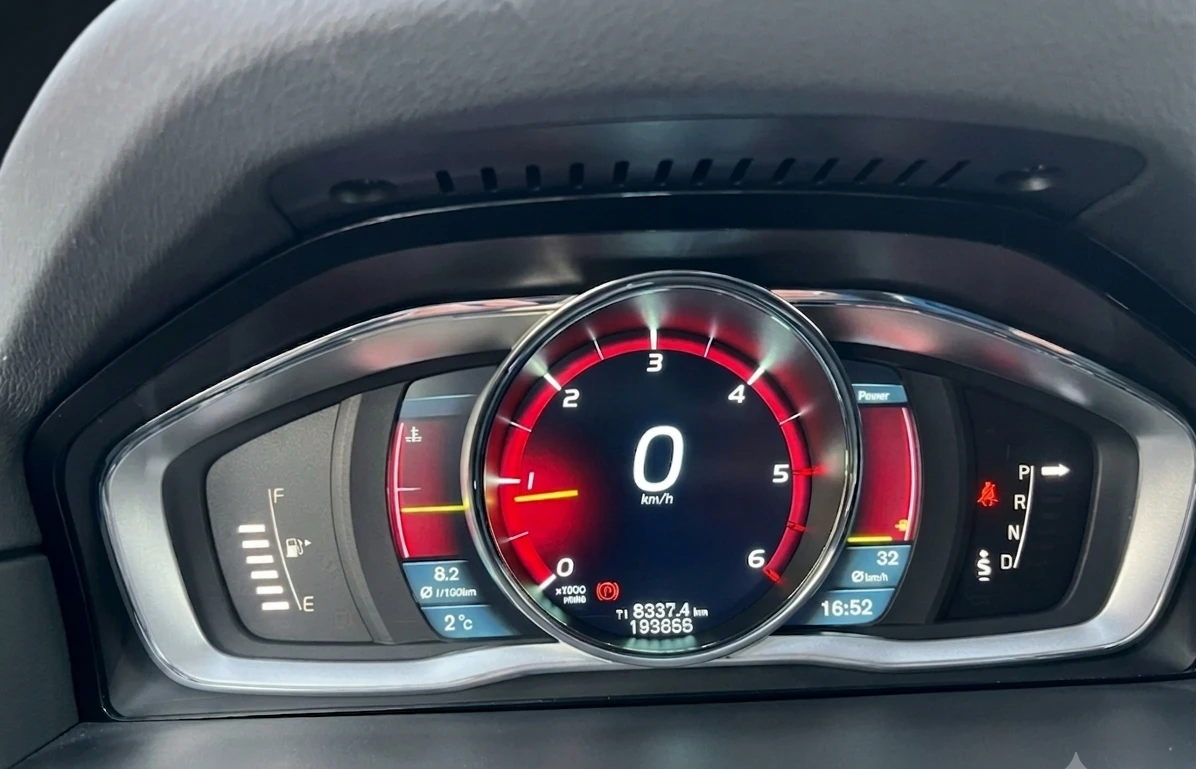 Volvo V70 D4-181кс. , снимка 7 - Автомобили и джипове - 54995943