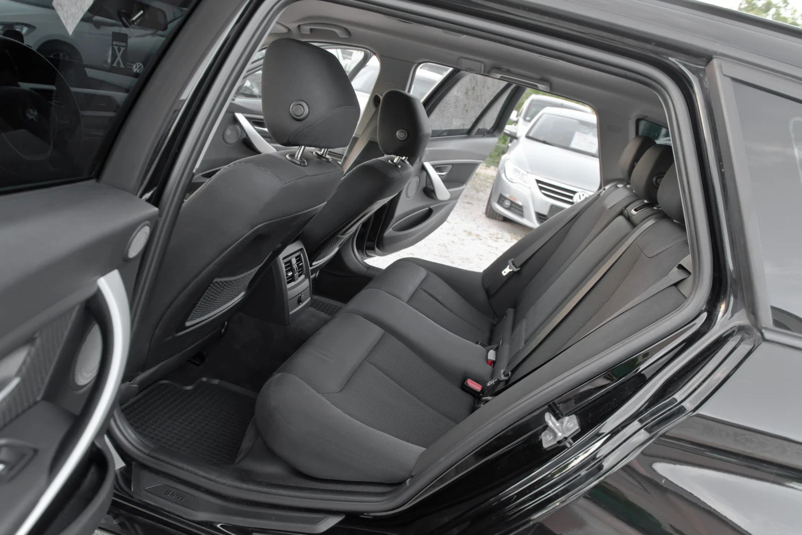 BMW 318 d Mpack 6sk., снимка 11 - Автомобили и джипове - 55108022