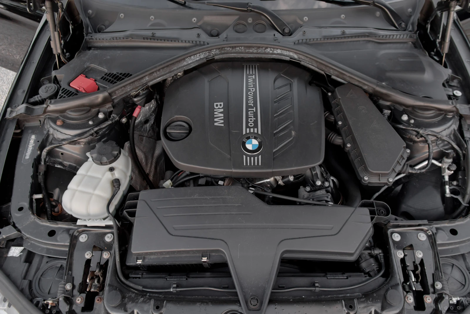 BMW 318 d Mpack 6sk., снимка 17 - Автомобили и джипове - 55108022