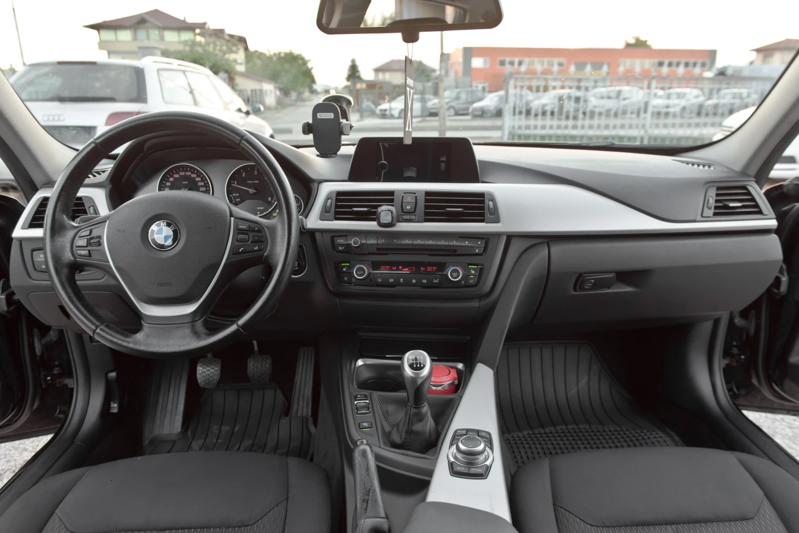 BMW 318 d Mpack 6sk., снимка 14 - Автомобили и джипове - 55108022