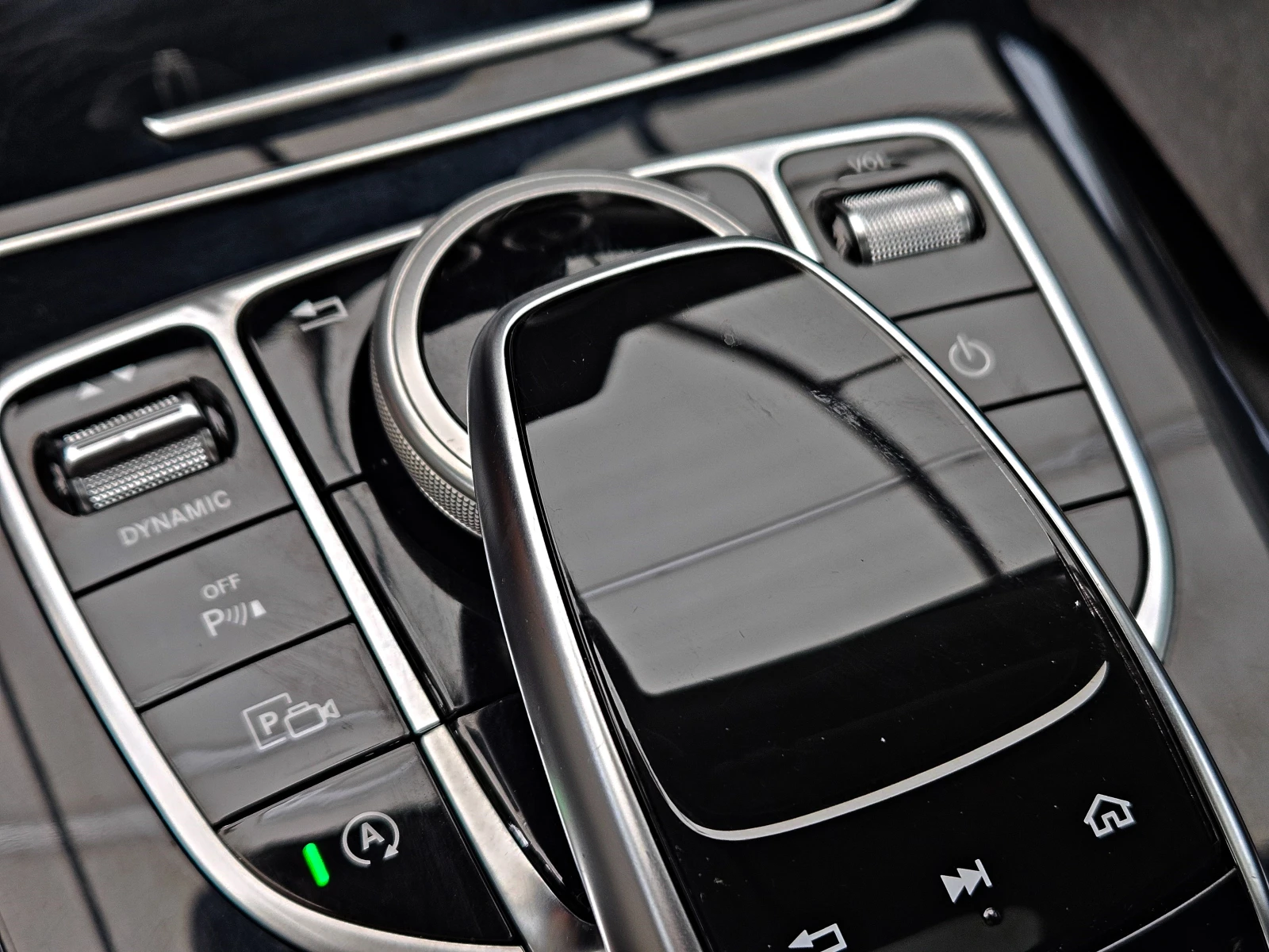 Mercedes-Benz C 220 AMG/4MAT/STELTH MATT/DIGITAL/PANO/CAMERA/ПОДГР/LIZ, снимка 11 - Автомобили и джипове - 55121884