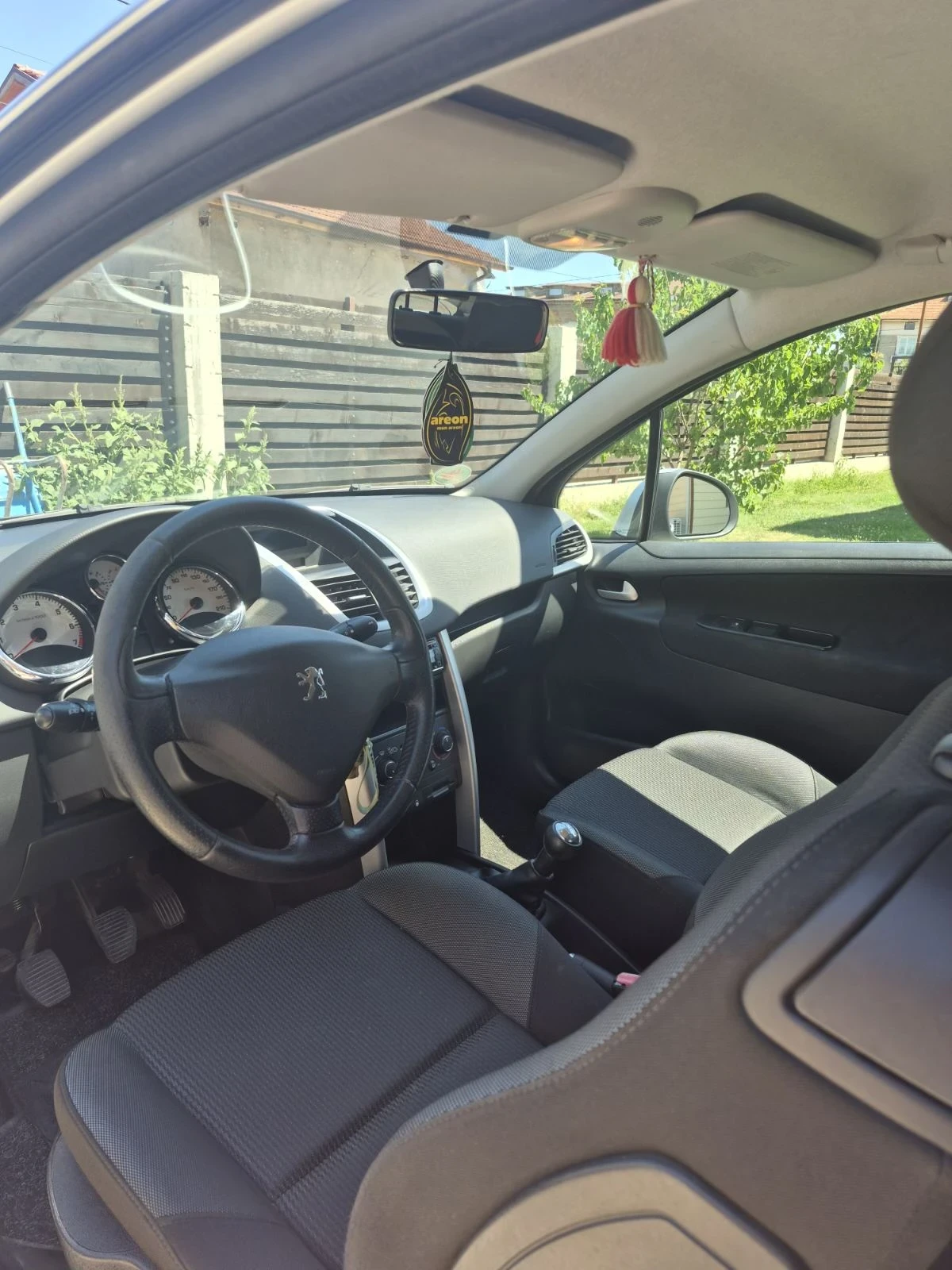 Peugeot 207 1.4, снимка 8 - Автомобили и джипове - 55510000