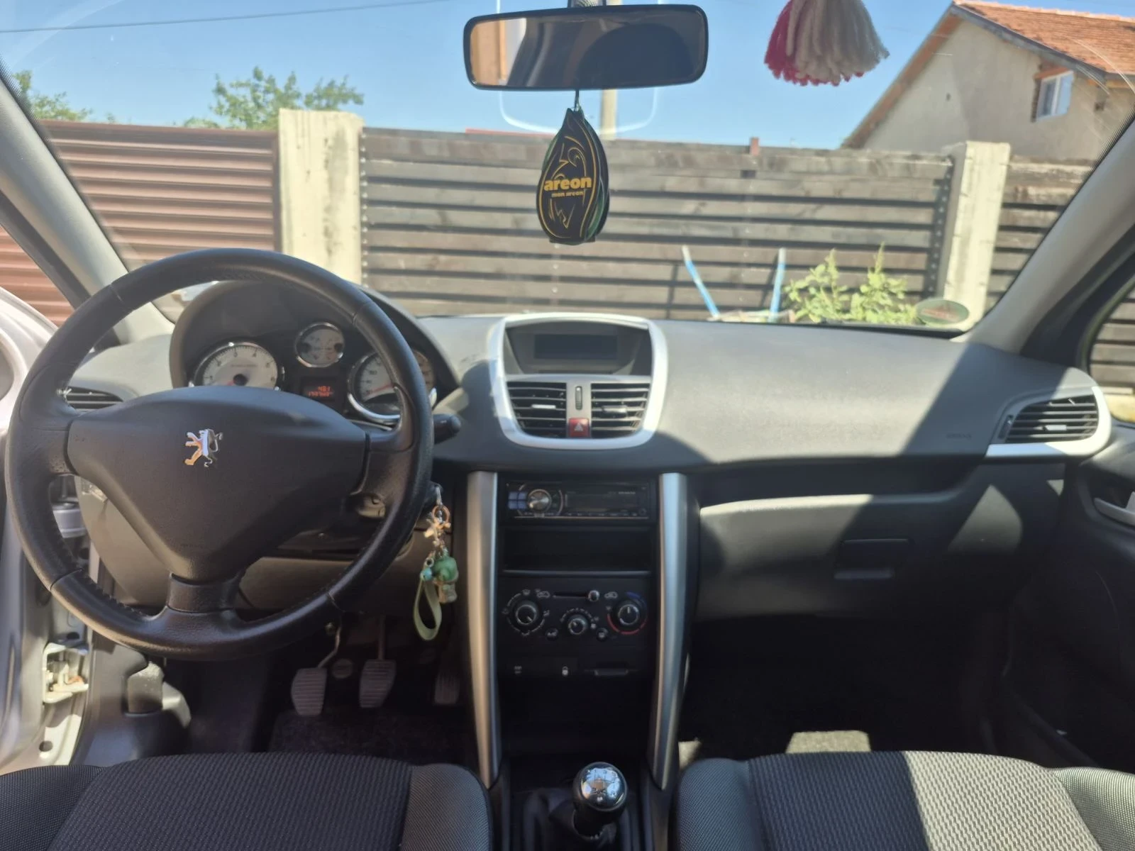 Peugeot 207 1.4, снимка 14 - Автомобили и джипове - 55510000