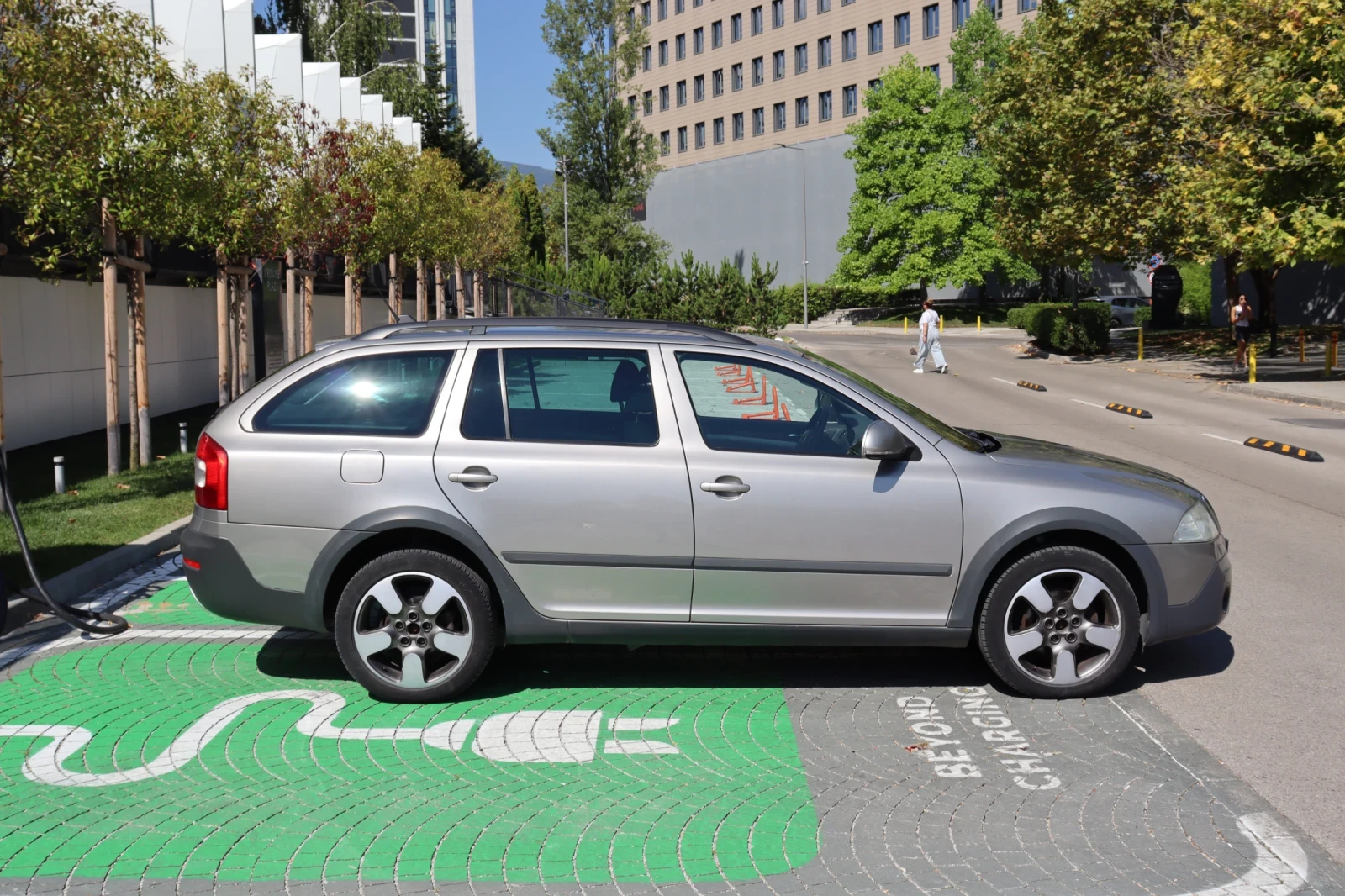 Skoda Octavia Scout 4?4, снимка 3 - Автомобили и джипове - 55664003