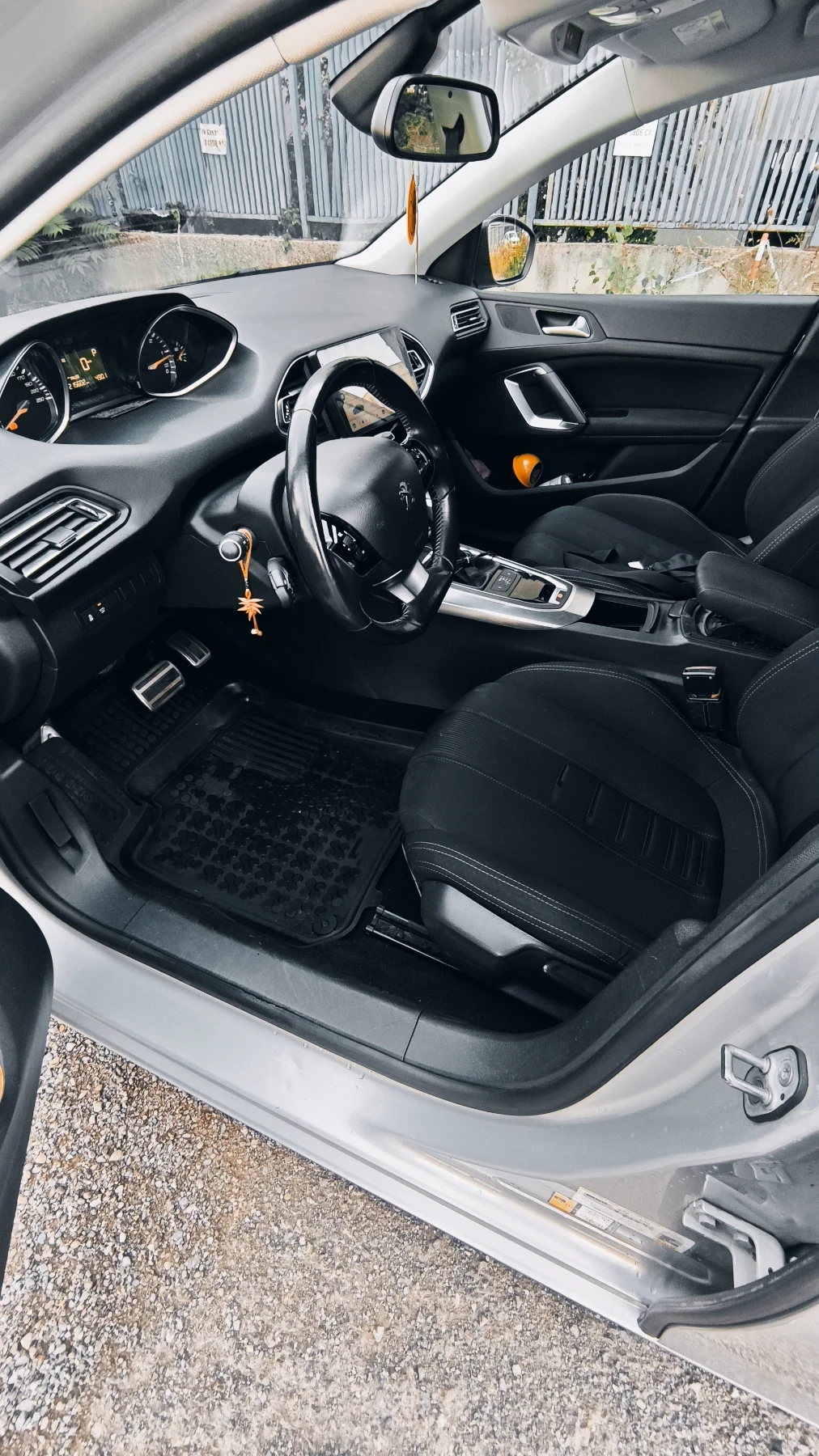 Peugeot 308 2.0 BlueHdi, снимка 10 - Автомобили и джипове - 55798734