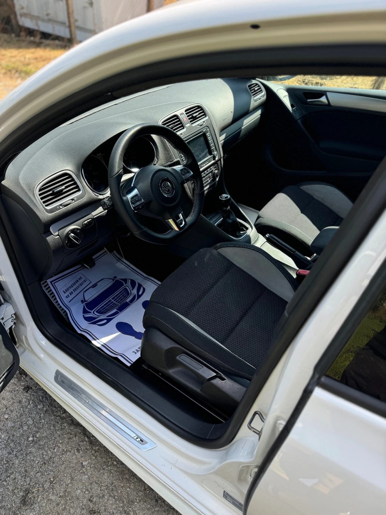 VW Golf 1.4TSI R-line, снимка 7 - Автомобили и джипове - 55953486