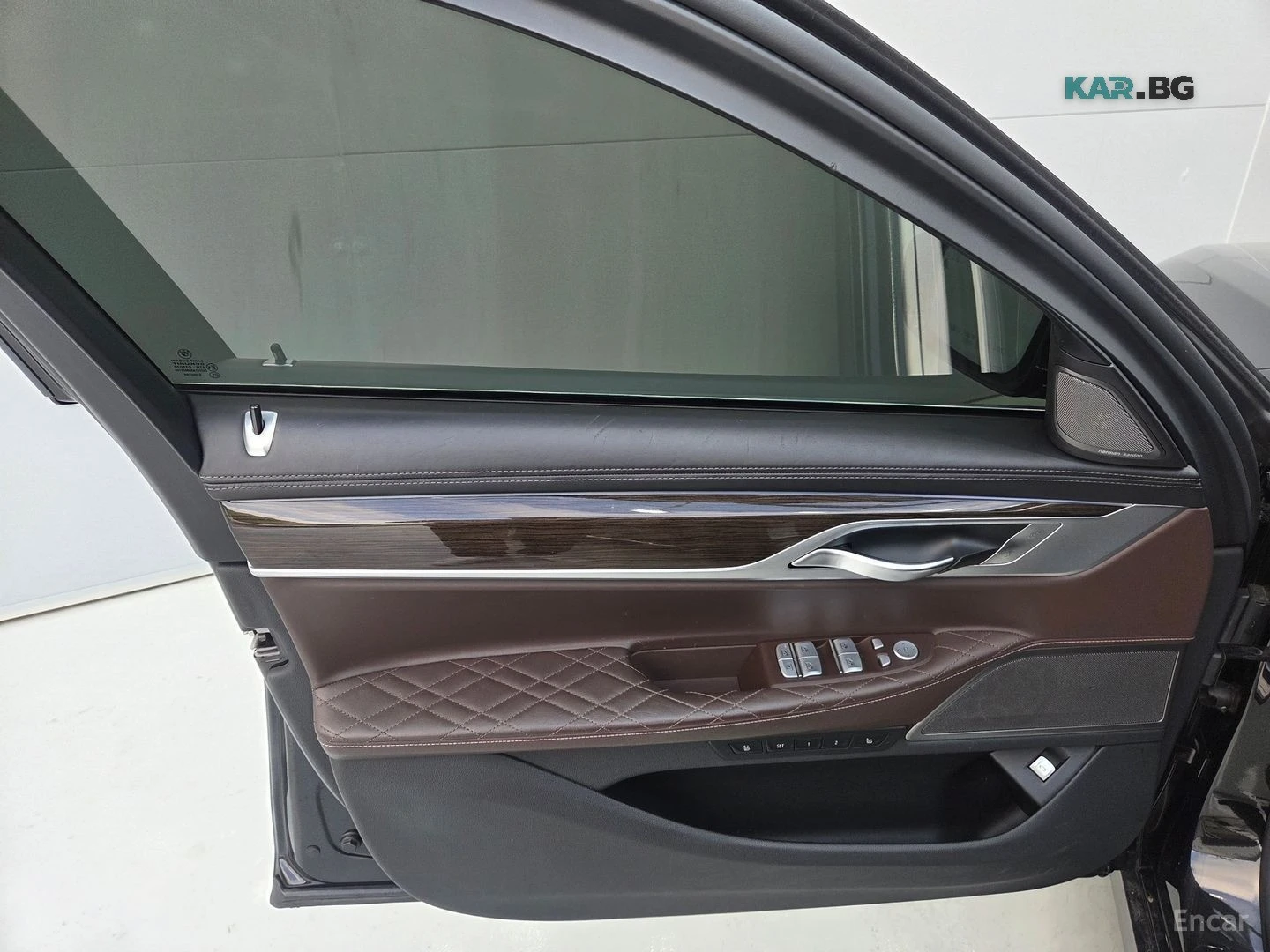 BMW 740 Li* XDRIVE* DESIGN PURE EXCELENCE* МАСАЖ* ТВ* HUD*, снимка 10 - Автомобили и джипове - 56047879