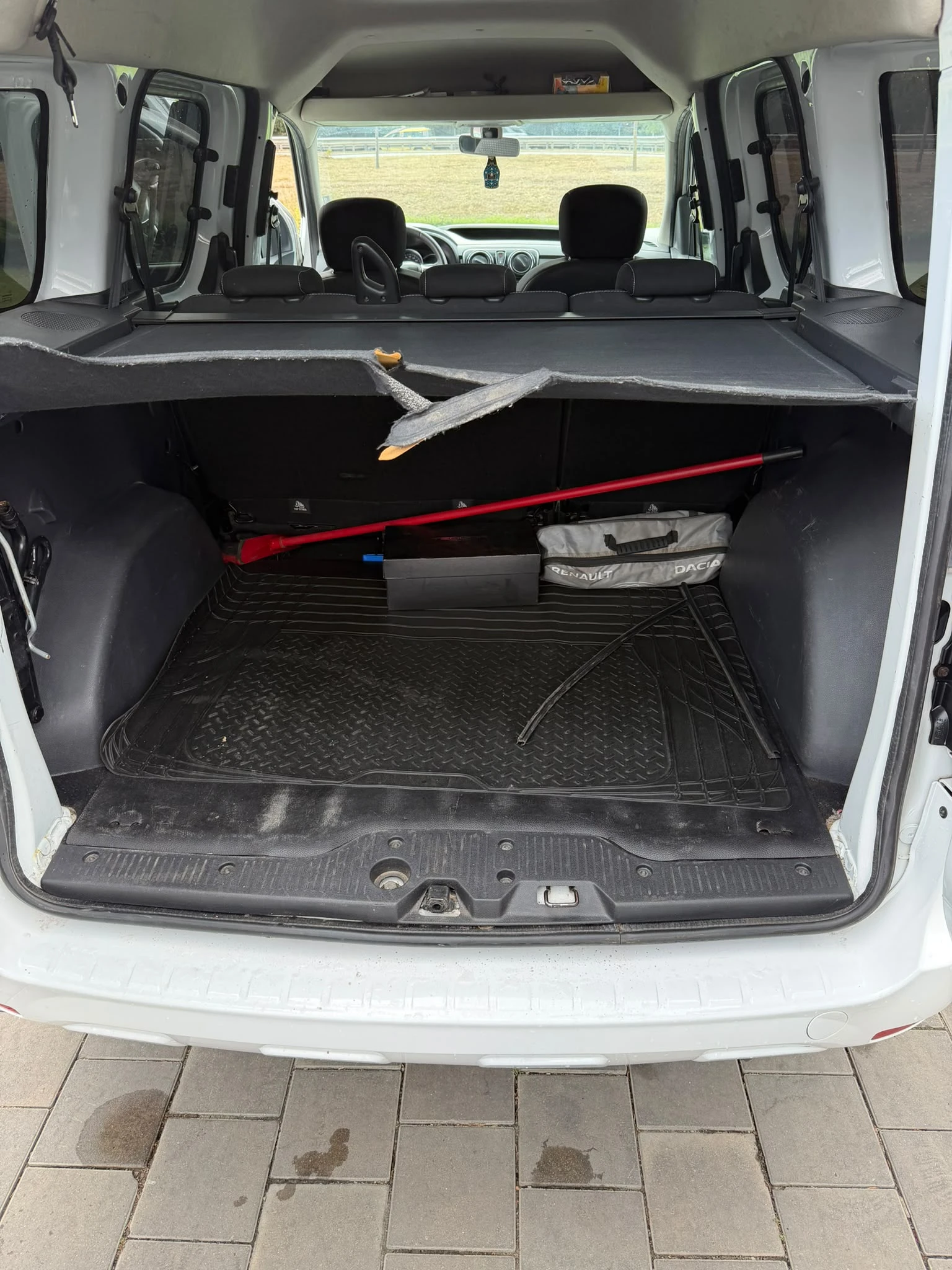 Dacia Dokker 1.5 dCi, снимка 15 - Автомобили и джипове - 56181477