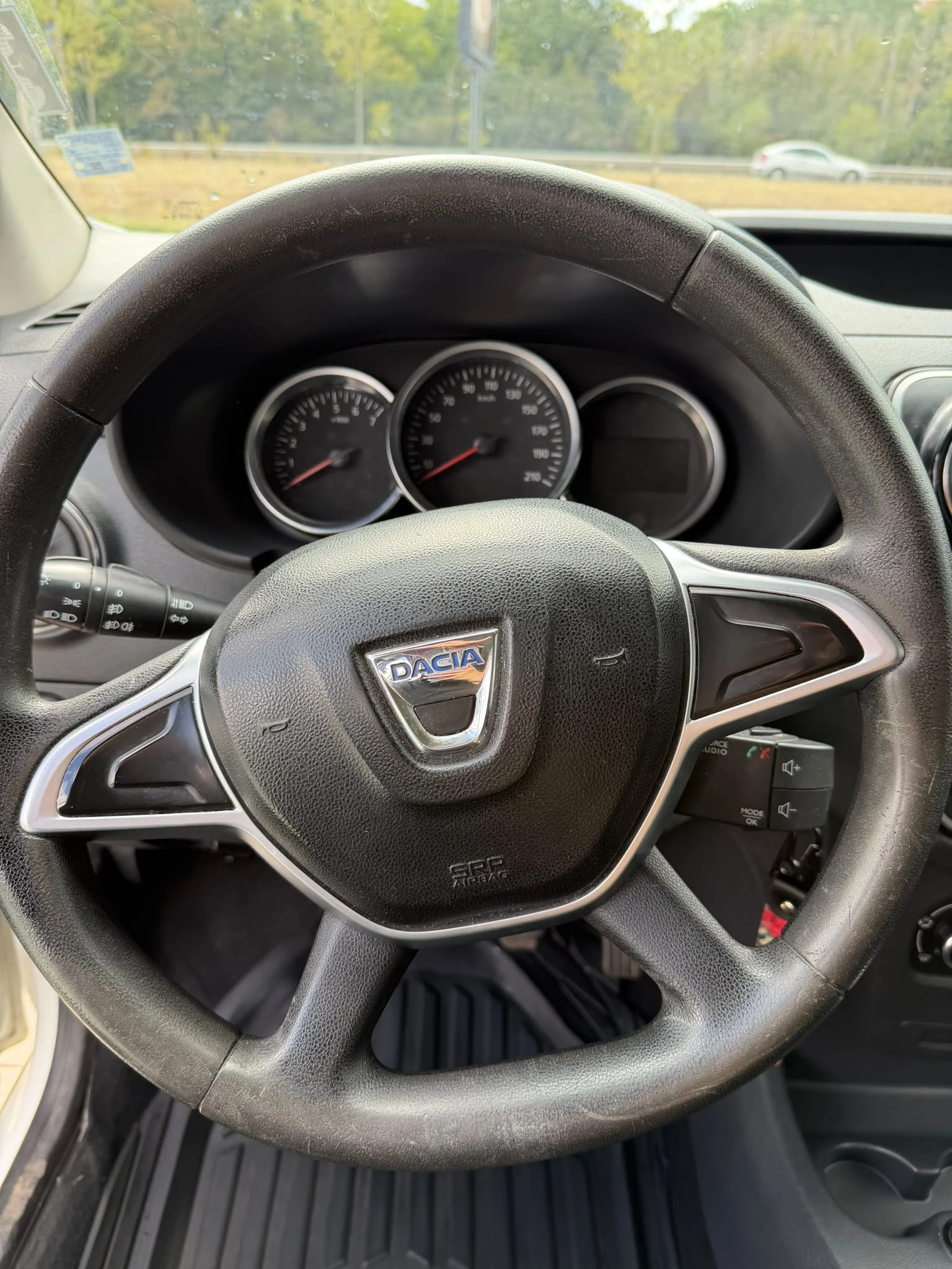 Dacia Dokker 1.5 dCi, снимка 8 - Автомобили и джипове - 56181477
