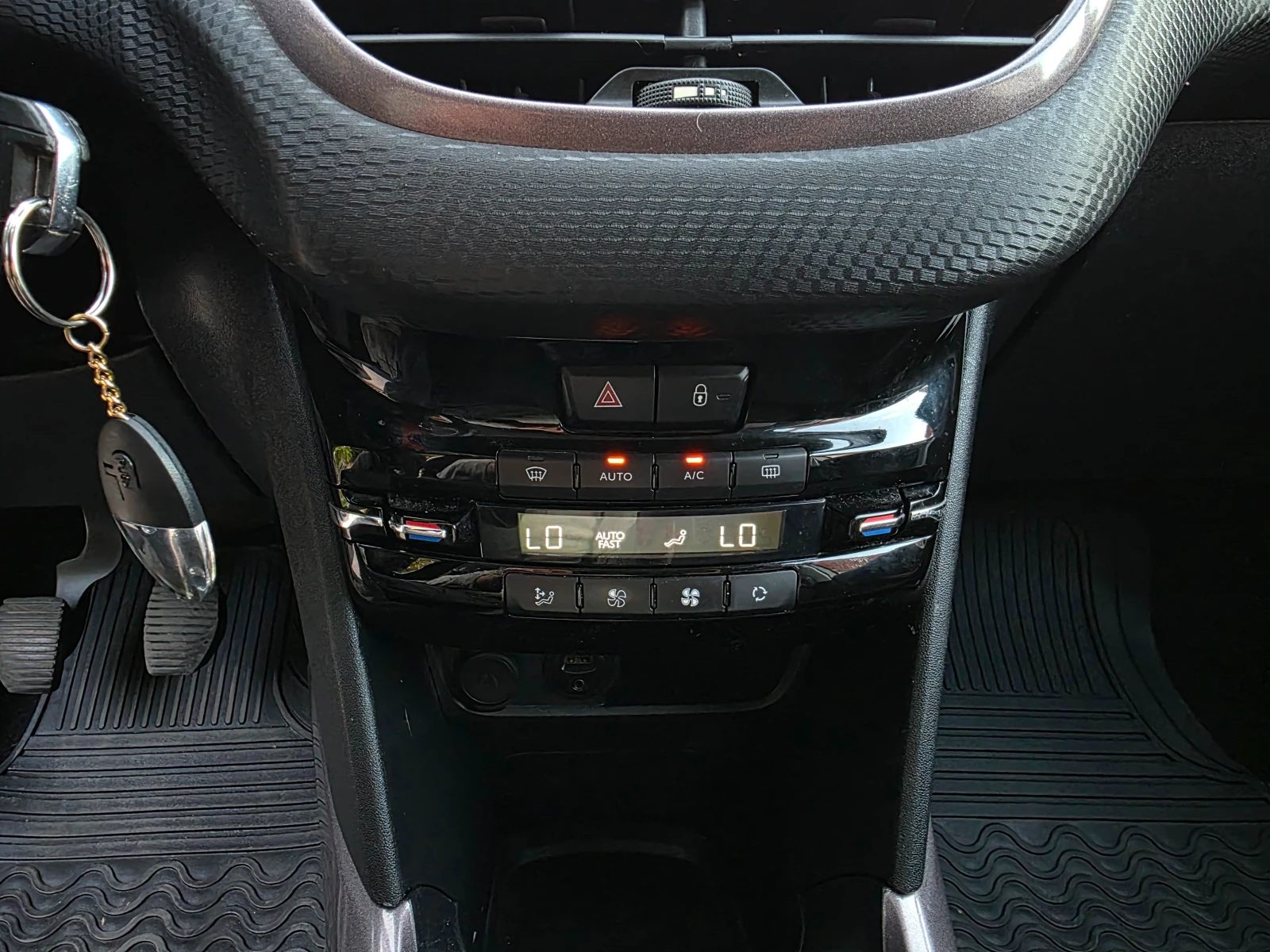 Peugeot 2008 1, 6HDi, снимка 12 - Автомобили и джипове - 56417064