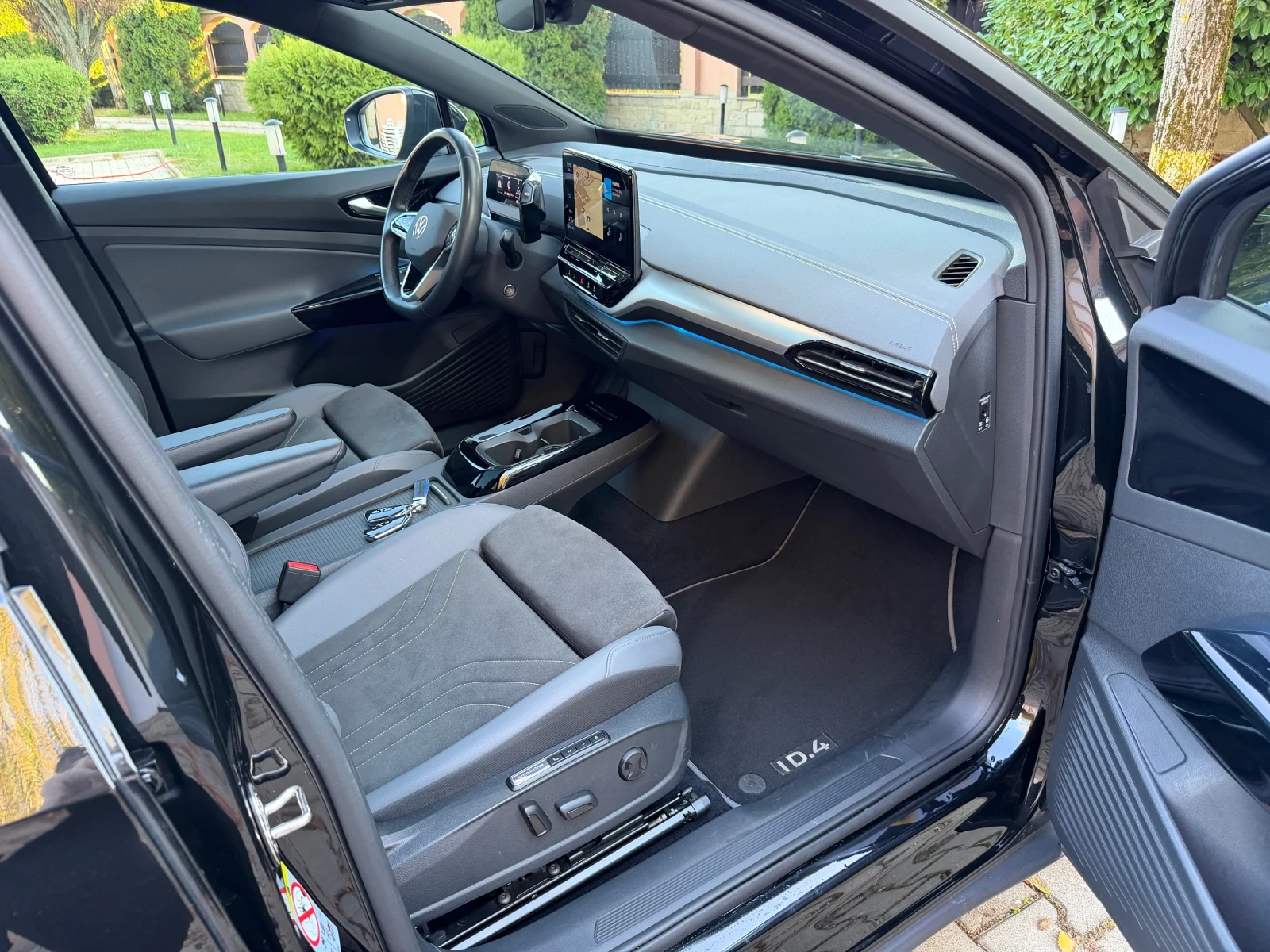 VW ID.4 PRO/82kw/23г./PANO/MEMORY/HEAD-UP, снимка 12 - Автомобили и джипове - 56570432
