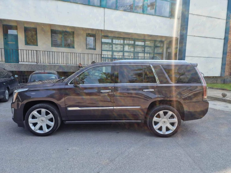 Cadillac Escalade, снимка 8 - Автомобили и джипове - 47472324