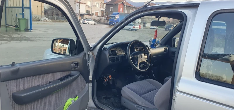 Mazda B2500, снимка 9 - Автомобили и джипове - 48130872