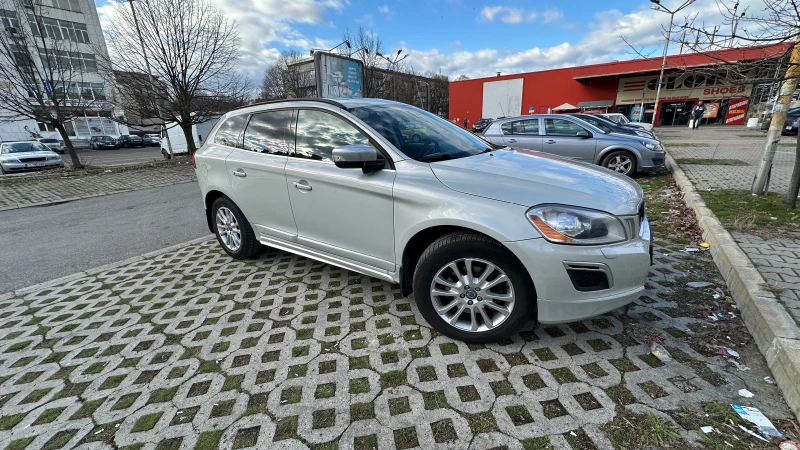 Volvo XC60 T6, снимка 4 - Автомобили и джипове - 48646488