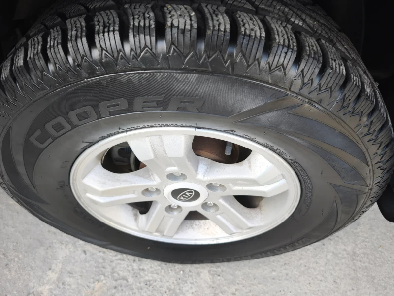 Kia Sorento 2, 5D, снимка 3 - Автомобили и джипове - 52552654