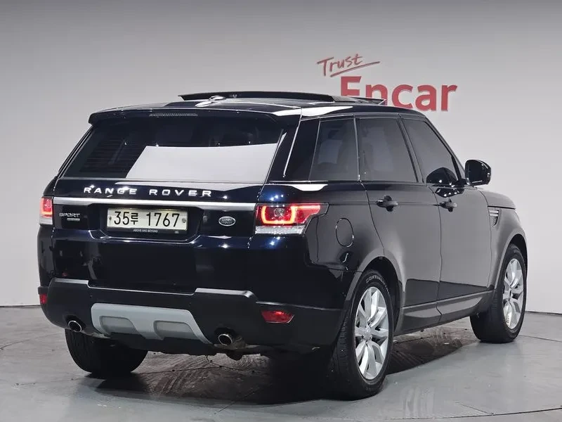 Land Rover Range Rover Sport 3.0D, снимка 2 - Автомобили и джипове - 54500592