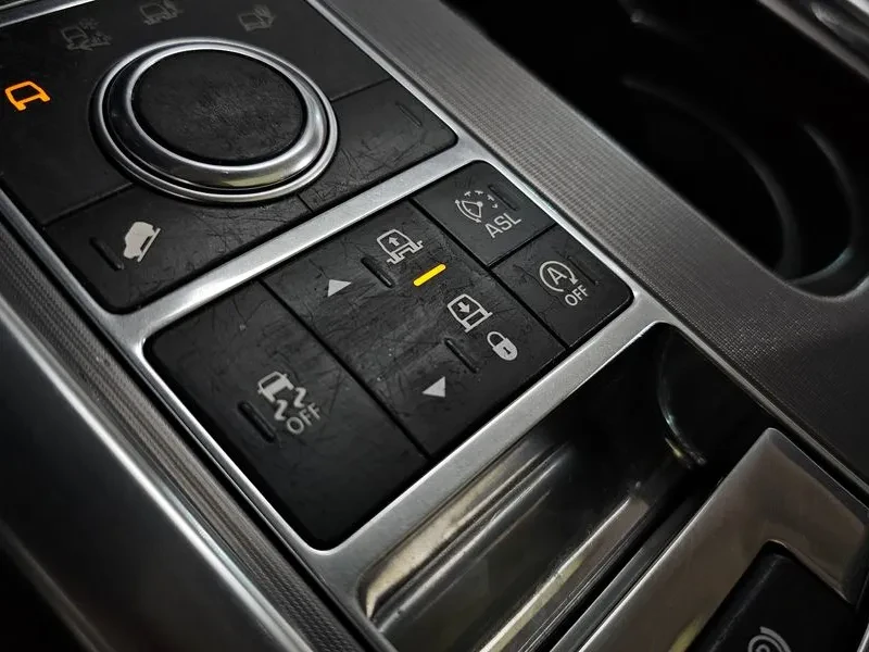 Land Rover Range Rover Sport 3.0D, снимка 17 - Автомобили и джипове - 54500592