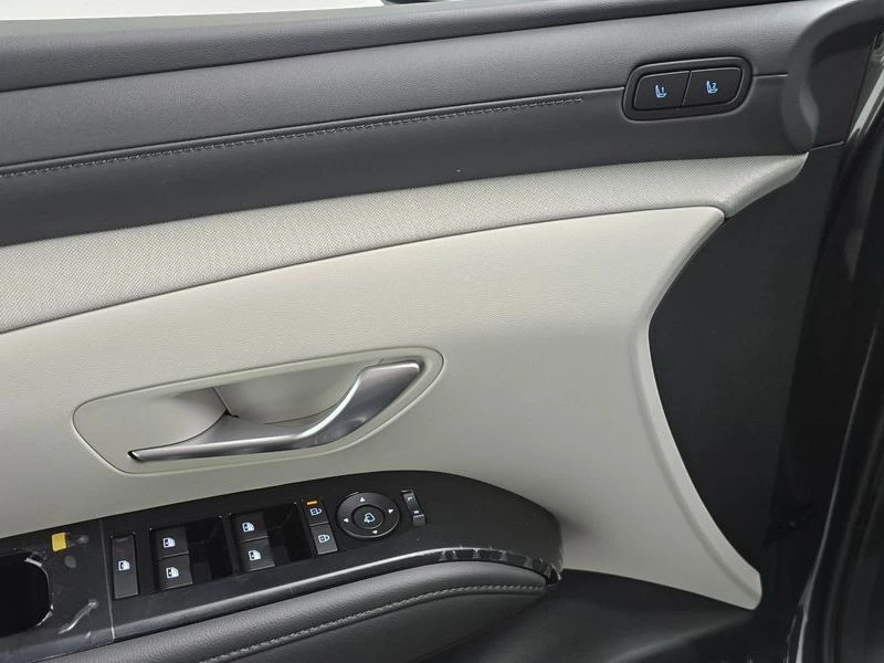 Hyundai Tucson 1.6 150 hp Automatic, снимка 17 - Автомобили и джипове - 55842130