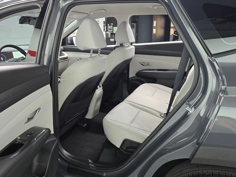 Hyundai Tucson 1.6 150 hp Automatic, снимка 11 - Автомобили и джипове - 55842130